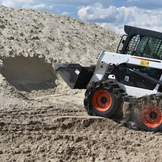 Hydraulic Cylinders for Landscaping Skid Steers