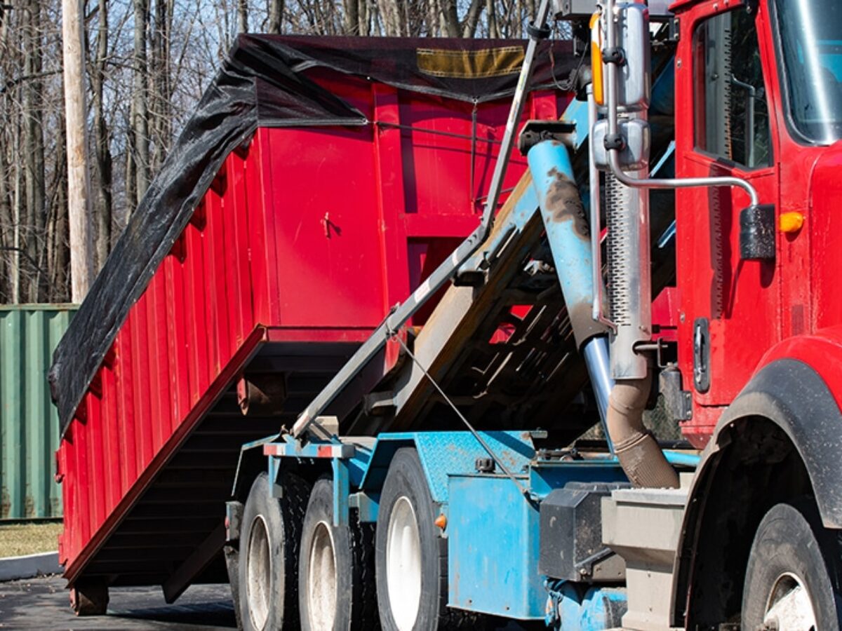 Choosing The Right Roll-Off Hoist | Hydraulic Cylinders