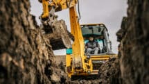 How Heavy Mobile Equipment Benefits Landscaping