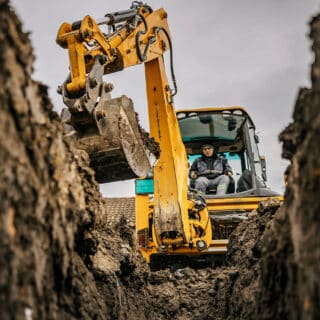 How Heavy Mobile Equipment Benefits Landscaping